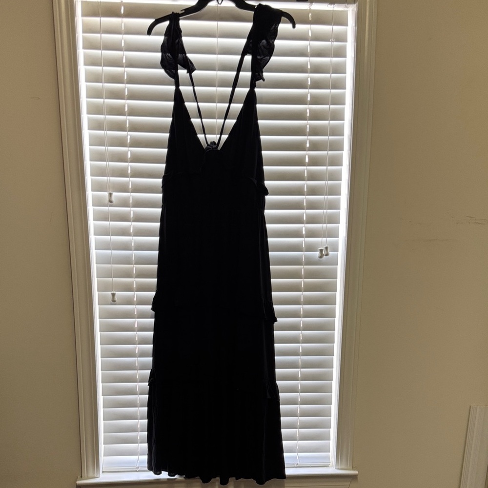 ARULA Black Backless Dress